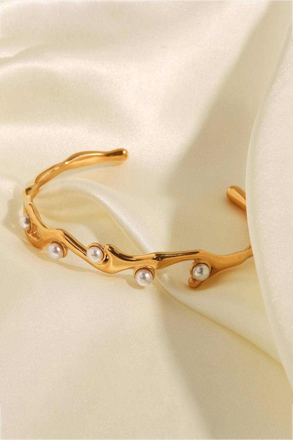 18K Gold Plated Inlaid Faux Pearl Open Bracelet