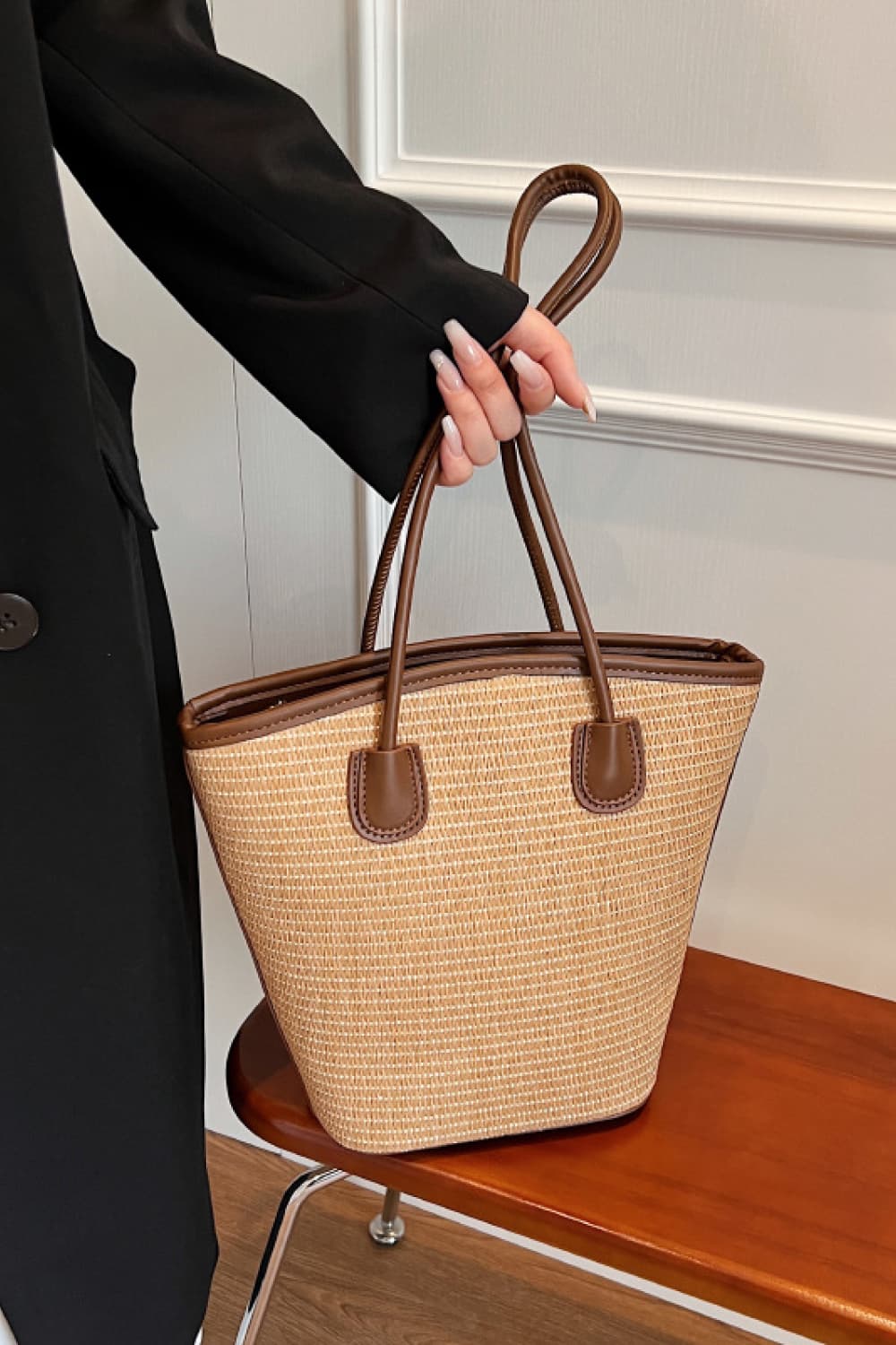 Elegant Straw Handbag in Caramel